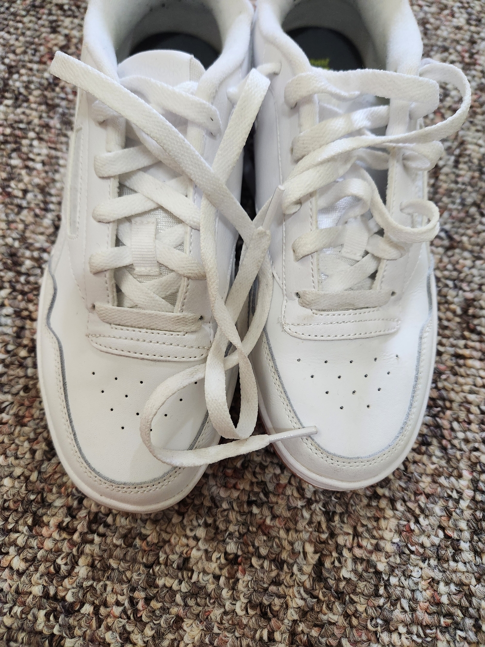 Reebok White Sneakers with Black Insole and Neon Yellow Branding